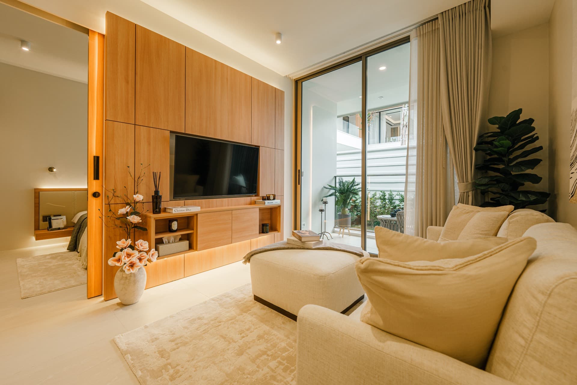 Show unit bedroom